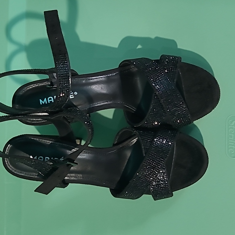 Maripe Black Strappy Women's Heals